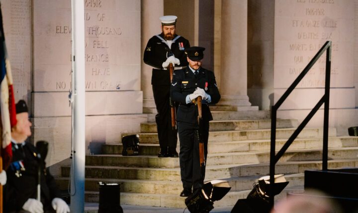 Deux soldats de la garde du Catafalque en position.