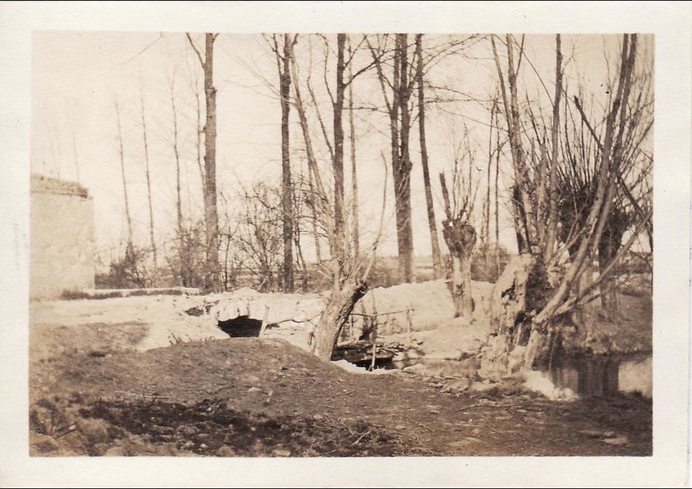 1915 CORMICY - bridge demolished over the de la Neuville stream, in the background, the trenches